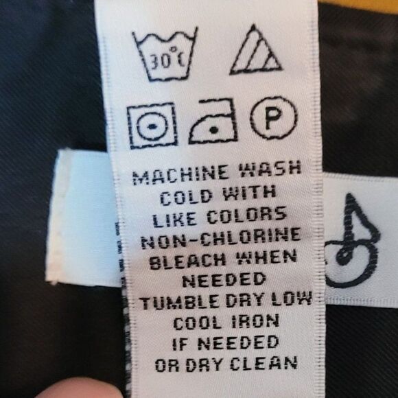 Gym Shark Athletic Asymmetrical Diagonal Striped Schoolgirl Skort Black Sz 8 - Picture 11 of 11